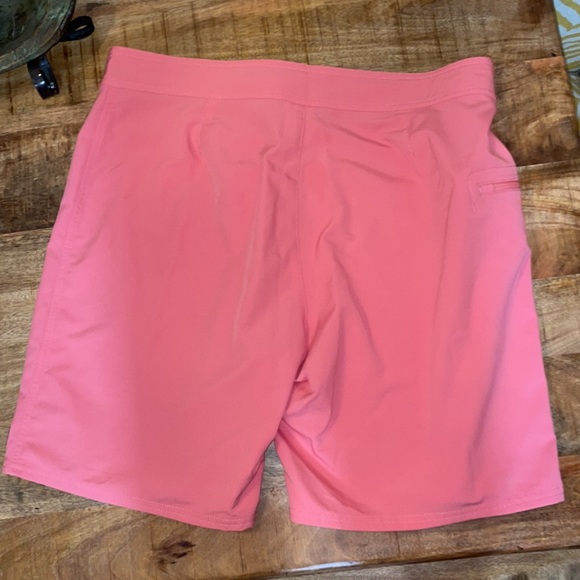 Men’s size 36 Vineyard Vines swim trunks - Picture 5 of 5